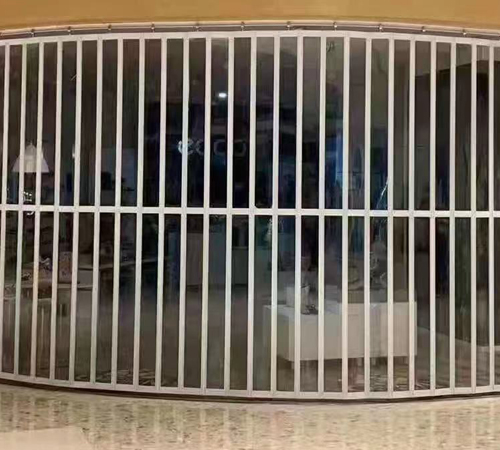 鋁（lǚ）合金折疊門